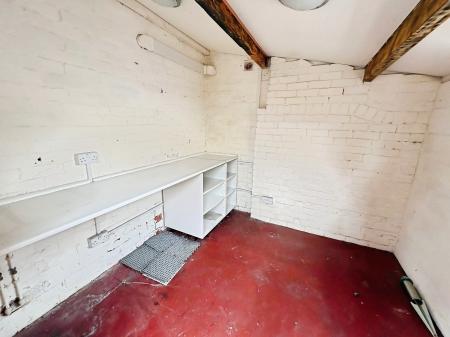 3 bedroom Terraced House to let in Littleworth, Forest Town, Mansfield, NG18