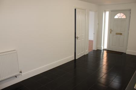 3 bedroom Detached house to let in Carlton Hill, Carlton, Nottingham, NG4