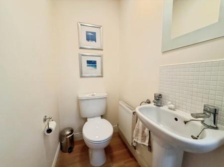 3 bedroom Town house for sale in Mountbatten Way, Chilwell, NG9