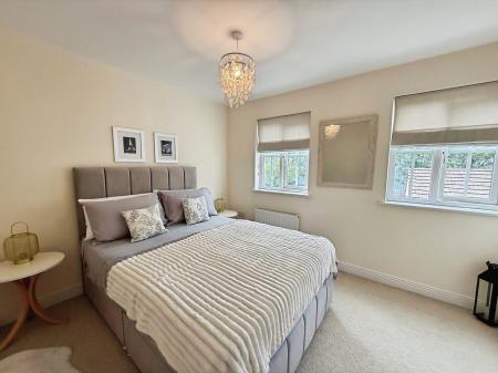 3 bedroom Town house for sale in Mountbatten Way, Chilwell, NG9