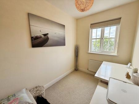 3 bedroom Town house for sale in Mountbatten Way, Chilwell, NG9