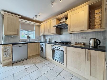 3 bedroom Town house for sale in Mountbatten Way, Chilwell, NG9