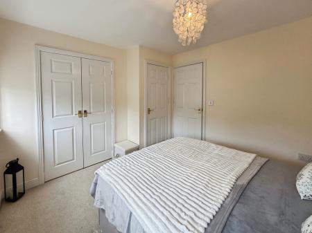 3 bedroom Town house for sale in Mountbatten Way, Chilwell, NG9
