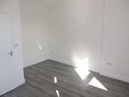 1 bedroom Studio flat to let in Main Street, Bulwell, Nottingham, NG6