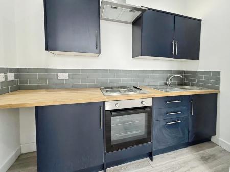 2 bedroom Flat to let in Woodborough Road, Nottingham, NG3