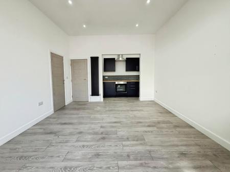 2 bedroom Flat to let in Woodborough Road, Nottingham, NG3
