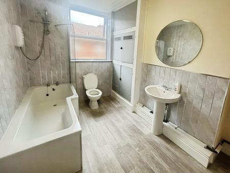 3 bedroom Town house to let in Cromwell Street, Radford Nottingham, NG7