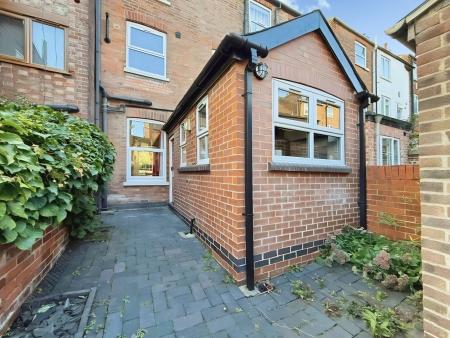 3 bedroom Town house to let in Cromwell Street, Radford Nottingham, NG7