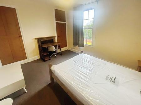 3 bedroom Town house to let in Cromwell Street, Radford Nottingham, NG7
