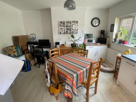3 bedroom Semi-detached house to let in Glamis Road, Basford, Nottingham, NG5