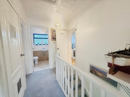 4 bedroom Detached house for sale in Poplar Avenue, Nottinghamshire, Sherwood Nottingham, NG5