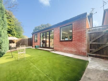 4 bedroom Detached house for sale in Poplar Avenue, Nottinghamshire, Sherwood Nottingham, NG5