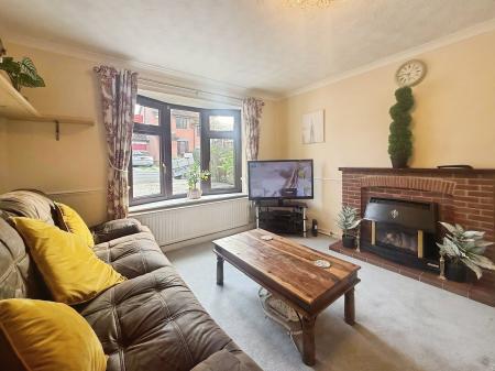 4 bedroom Detached house for sale in Poplar Avenue, Nottinghamshire, Sherwood Nottingham, NG5