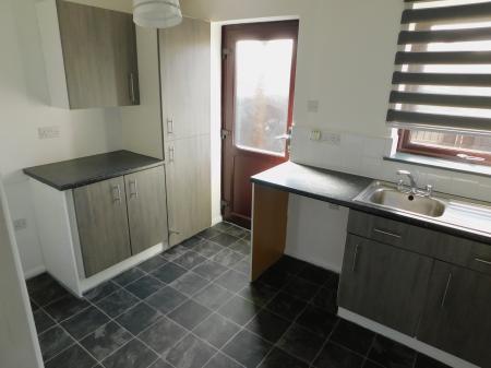 2 bedroom Town house to let in Crest View, Sherwood, Nottingham, NG5