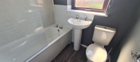2 bedroom Town house to let in Crest View, Sherwood, Nottingham, NG5