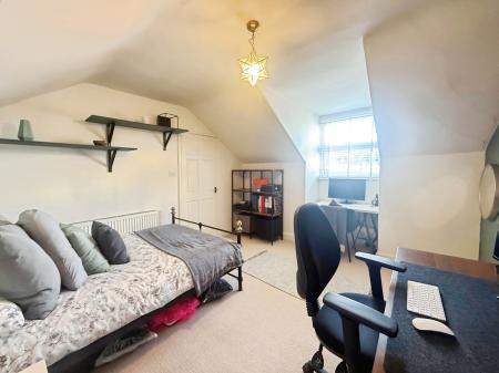 4 bedroom Terraced House for sale in Ashwell Street, Nottingham, Netherfield, NG4