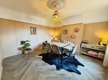 4 bedroom Terraced House for sale in Ashwell Street, Nottingham, Netherfield, NG4