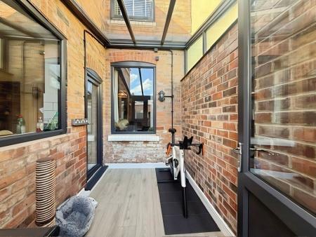 4 bedroom Terraced House for sale in Ashwell Street, Nottingham, Netherfield, NG4