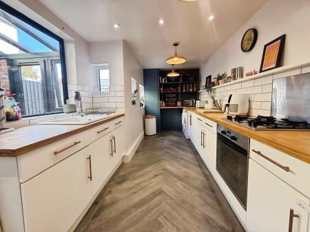 4 bedroom Terraced House for sale in Ashwell Street, Nottingham, Netherfield, NG4