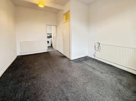 1 bedroom Flat to let in Holden Street, Radford Nottingham, NG7