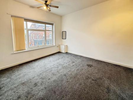 1 bedroom Flat to let in Holden Street, Radford Nottingham, NG7