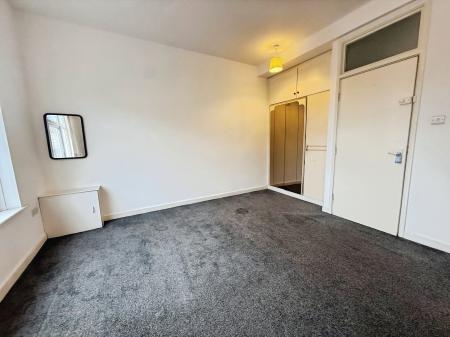 1 bedroom Flat to let in Holden Street, Radford Nottingham, NG7