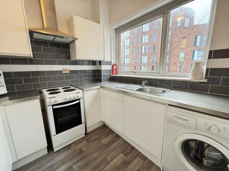 1 bedroom Flat to let in Holden Street, Radford Nottingham, NG7