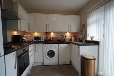 2 bedroom Bungalow for sale in Yarwell Close, Nottingham, NG3