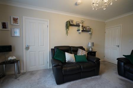 2 bedroom Bungalow for sale in Yarwell Close, Nottingham, NG3