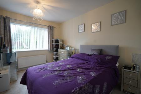 2 bedroom Bungalow for sale in Yarwell Close, Nottingham, NG3