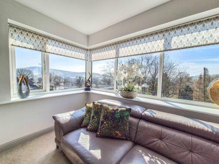 5 bedroom Detached house for sale in Broadacres, Oldham, OL4