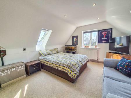 5 bedroom Detached house for sale in Broadacres, Oldham, OL4