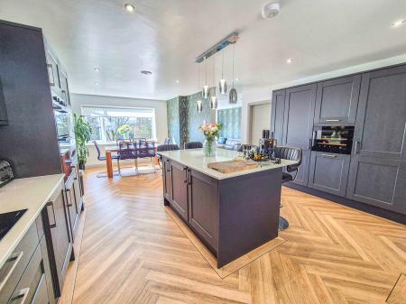 5 bedroom Detached house for sale in Broadacres, Oldham, OL4