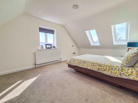 5 bedroom Detached house for sale in Broadacres, Oldham, OL4