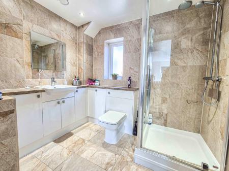 5 bedroom Detached house for sale in Broadacres, Oldham, OL4