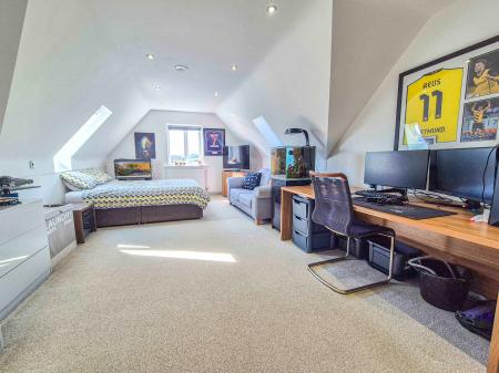 5 bedroom Detached house for sale in Broadacres, Oldham, OL4