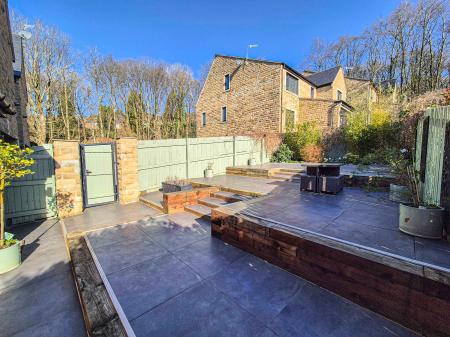 5 bedroom Detached house for sale in Broadacres, Oldham, OL4