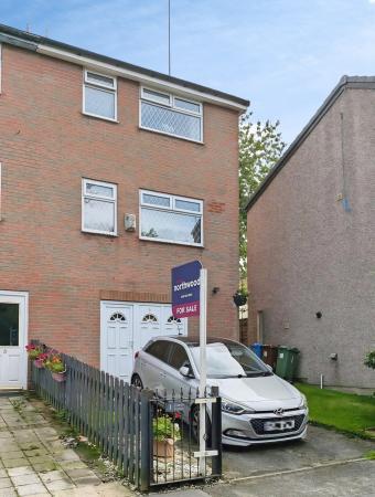3 bedroom Town house for sale in Larch Grove, Lees, Oldham, OL4