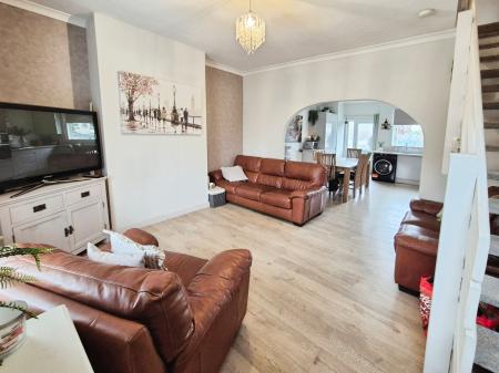 2 bedroom Terraced House for sale in Shaw Road, Oldham, OL2