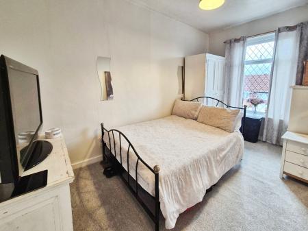 2 bedroom Terraced House for sale in Shaw Road, Oldham, OL2