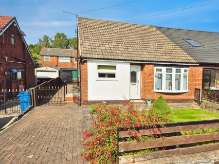 3 bedroom Semi-detached bungalow for sale in Turf Park Road, Royton, OL2