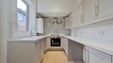 2 bedroom Terraced House to let in Verney Road, Royton, OL2