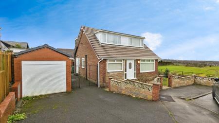 3 bedroom Detached house for sale in Rockingham Close, High Crompton, Shaw, OL2