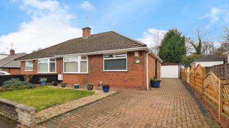 2 bedroom Semi-detached house for sale in Laurel Avenue, Oldham, OL9
