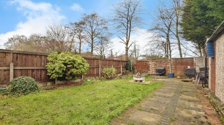 2 bedroom Semi-detached house for sale in Laurel Avenue, Oldham, OL9