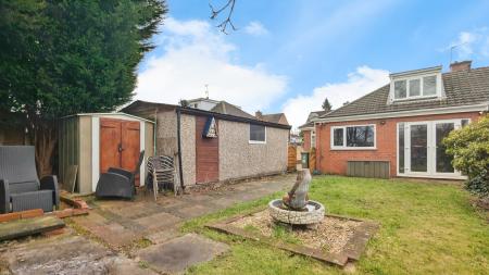 2 bedroom Semi-detached house for sale in Laurel Avenue, Oldham, OL9