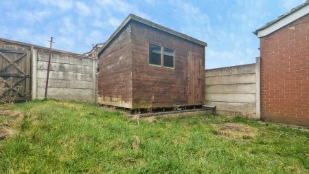3 bedroom Terraced House for sale in Denton Lane, Chadderton, OL9