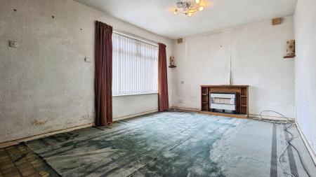 3 bedroom Terraced House for sale in Denton Lane, Chadderton, OL9