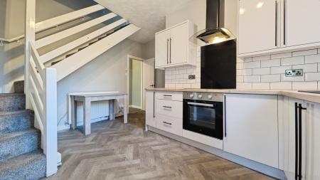 2 bedroom Detached house to let in Huddersfield Road, Oldham, OL4