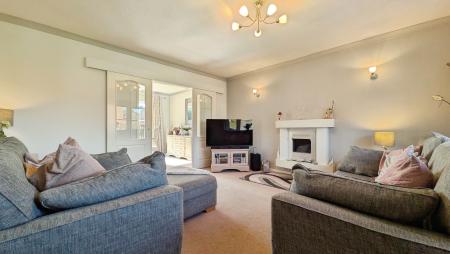 4 bedroom Detached house for sale in Mayfield Avenue, Oldham, OL4